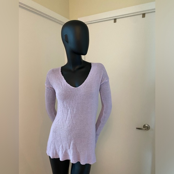 Lavendar Distressed sweater - Picture 5 of 5